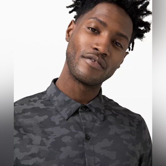 Lululemon Down to the Wire Men’s Camo Longsleeve Button-Up - Picture 3 of 9
